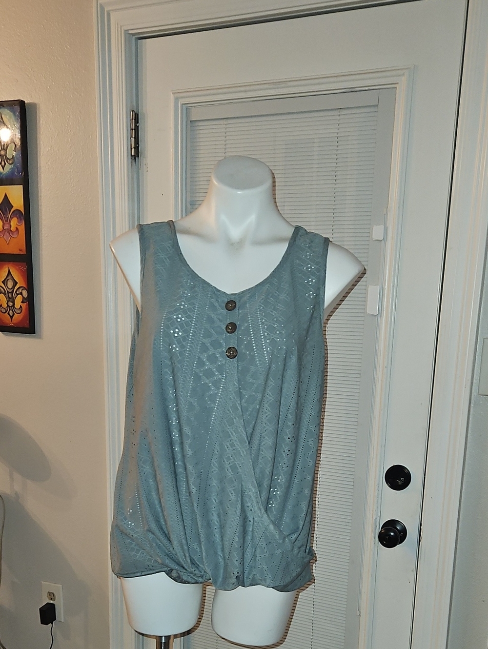 Source Unknown Light Green Eyelet Knit Sleeveless Blouse with Button Detail